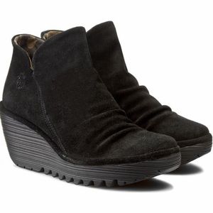 Fly London Yip Oil Suede Black Wedge Boot Size 7 (38)